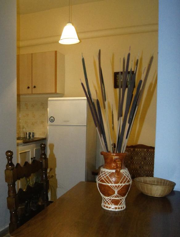 Idroussa Apartment Batsi  Ruang foto