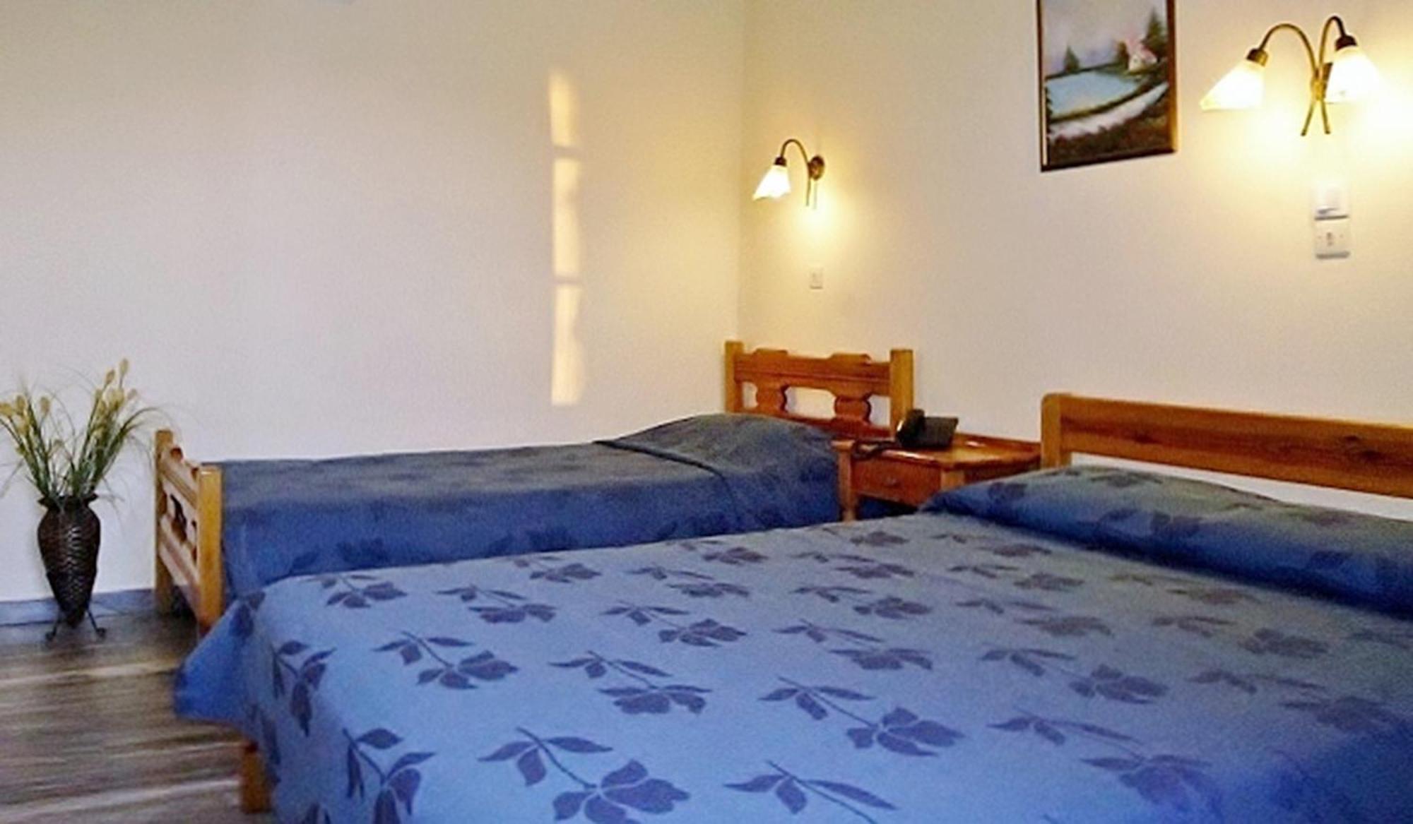 Idroussa Apartment Batsi  Ruang foto