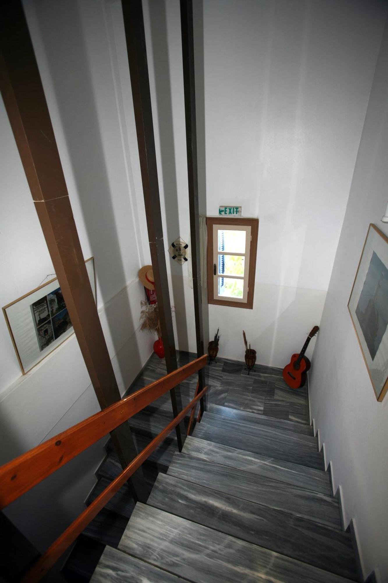 Idroussa Apartment Batsi  Bagian luar foto