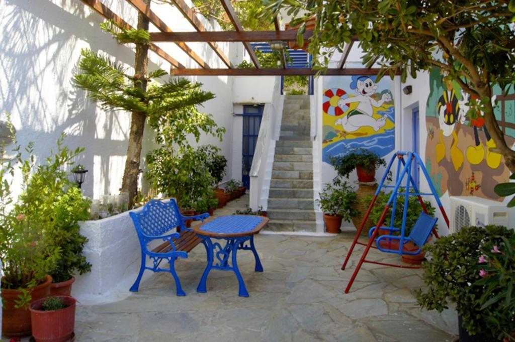 Idroussa Apartment Batsi  Bagian luar foto