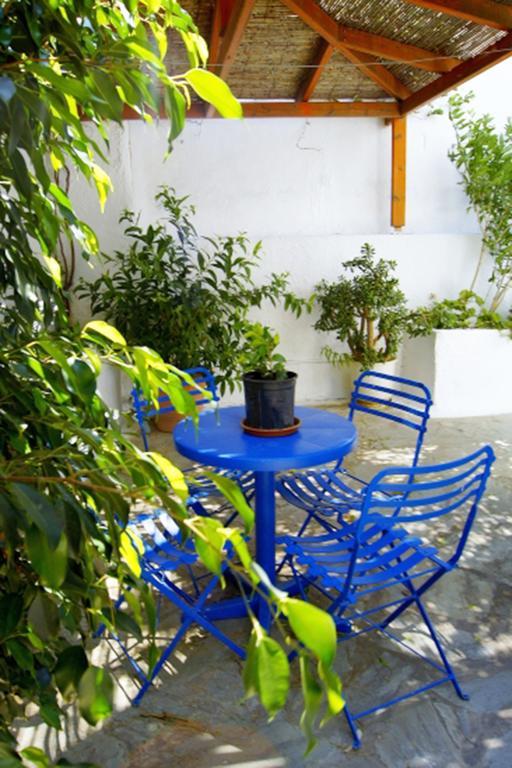 Idroussa Apartment Batsi  Bagian luar foto