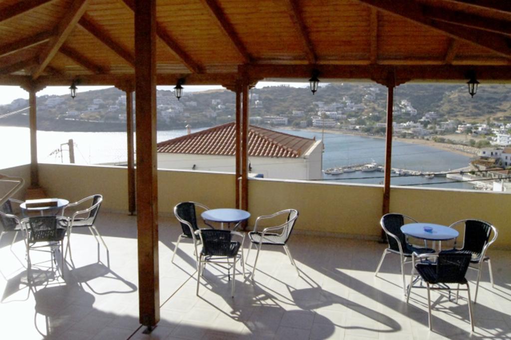Idroussa Apartment Batsi  Bagian luar foto